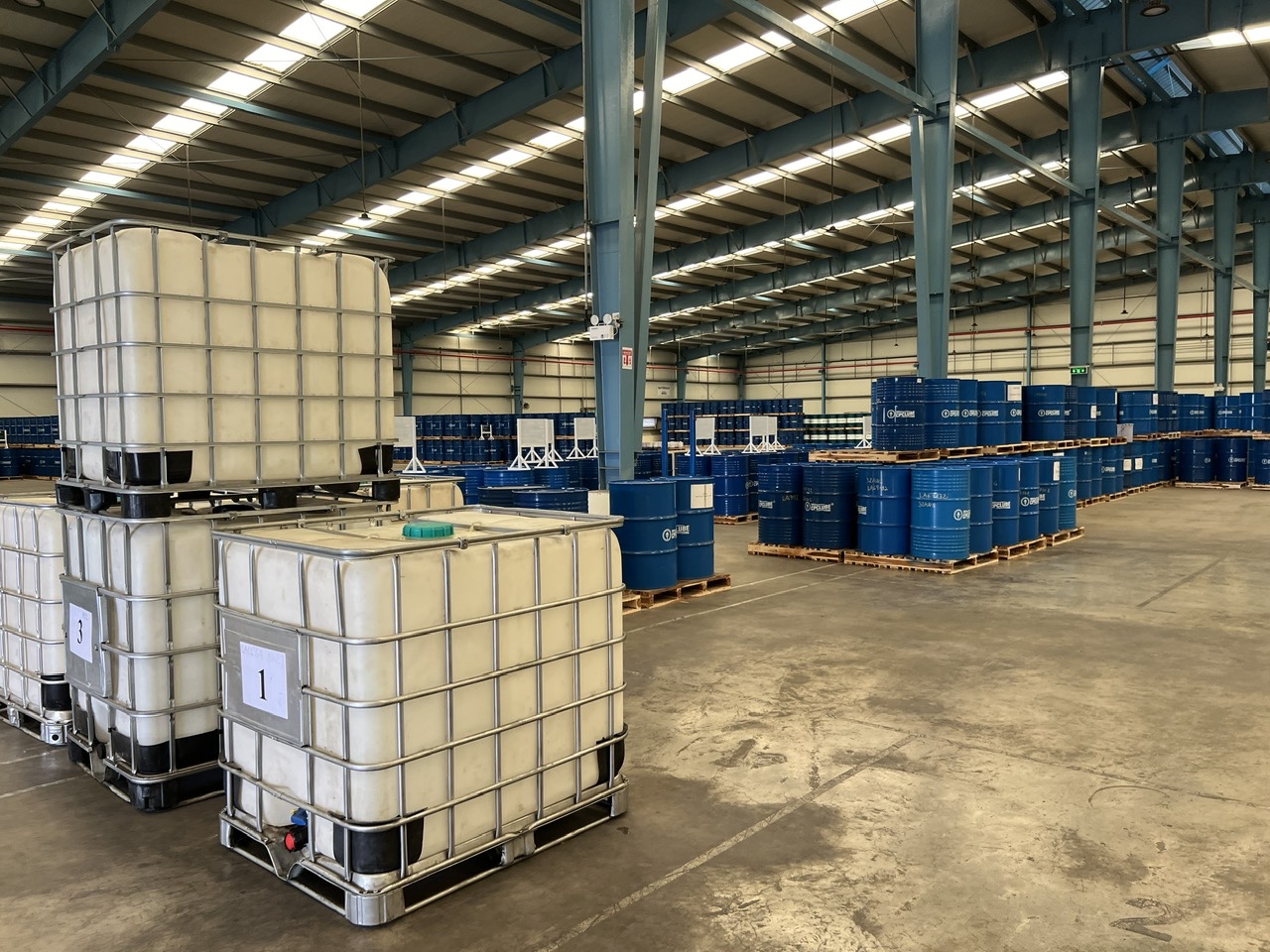 Kho hàng dầu nhớt công nghiệp tại Biên Hòa Đồng Nai
