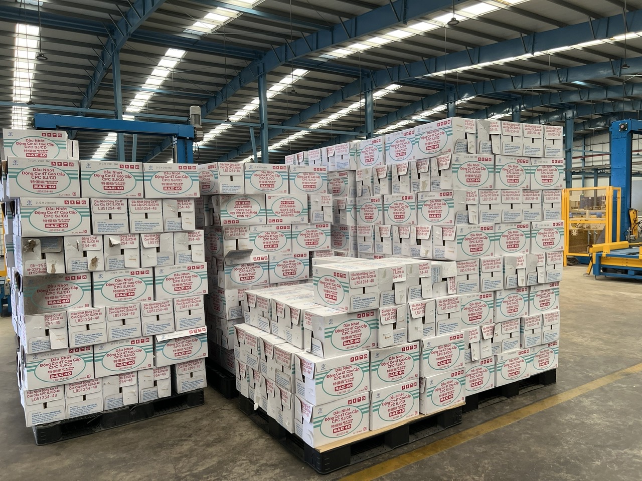 Hệ thống kho bãi phân phối dầu nhớt công nghiệp chính hãng