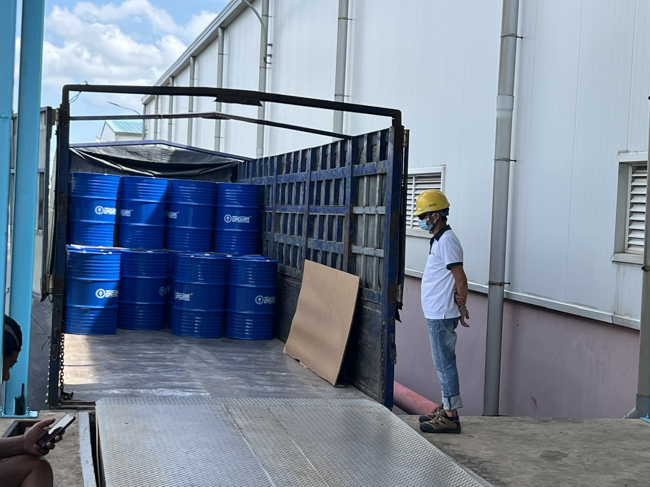 Dầu động cơ xe chính hãng Giang Lam Trading